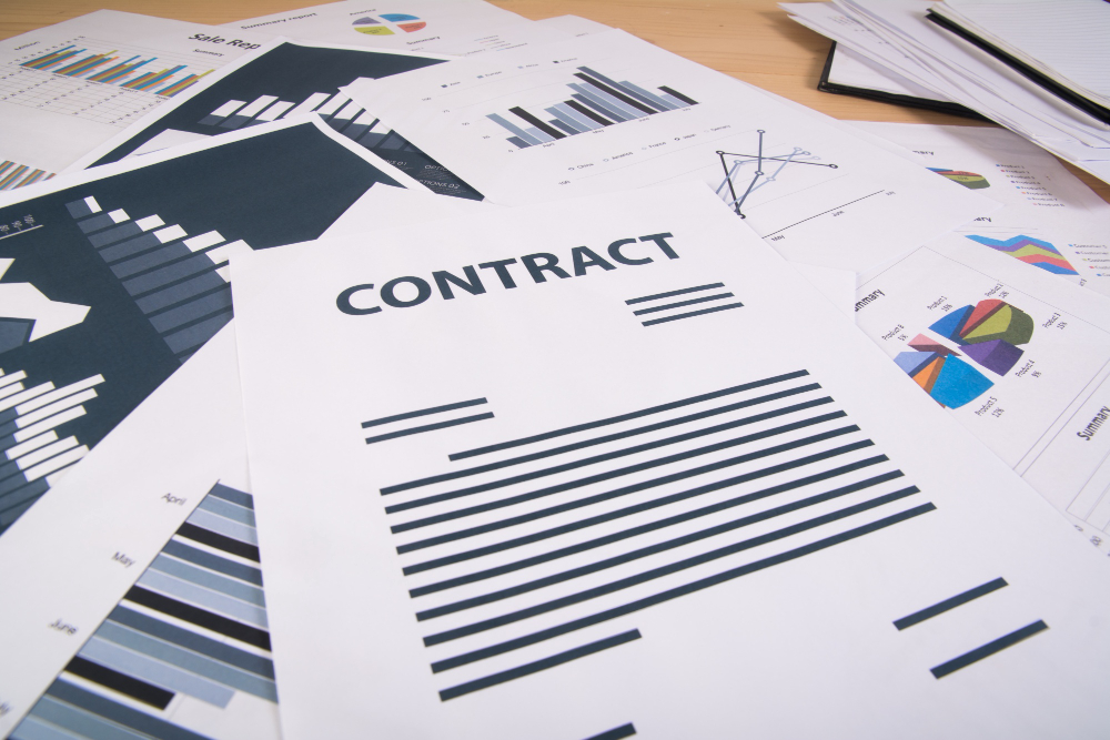 Contracte cu statul: avantaje, riscuri și reguli importante